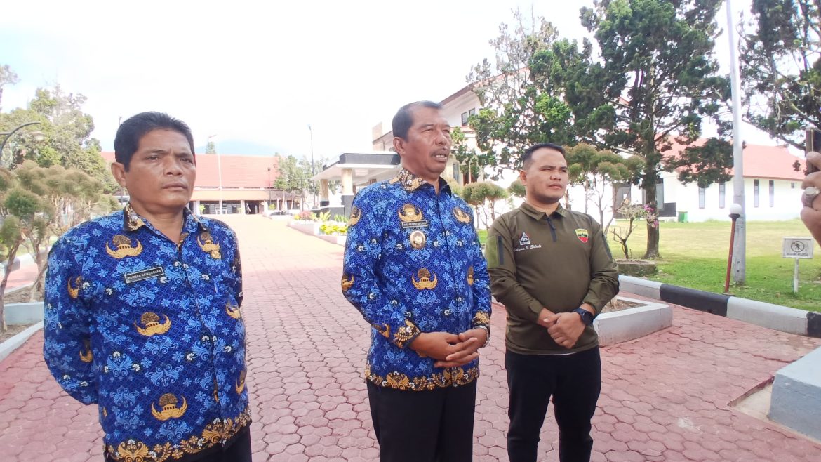Asrama Yayasan Tunas Bangsa Soposurung Dukung Pembersihan Drainase Bersama Pemkab Toba