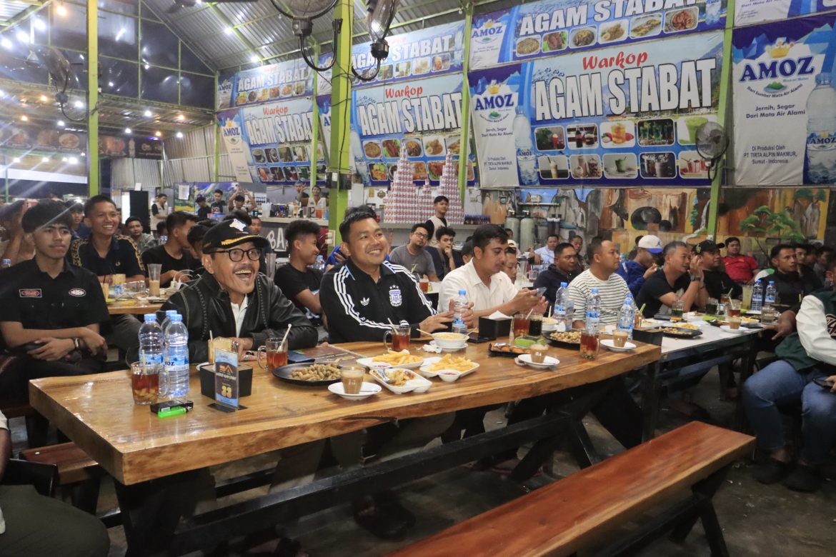 Kapolres Langkat Nobar Final Piala Dunia Bersama Masyarakat, Perkuat Sinergitas Melalui Kebersamaan.