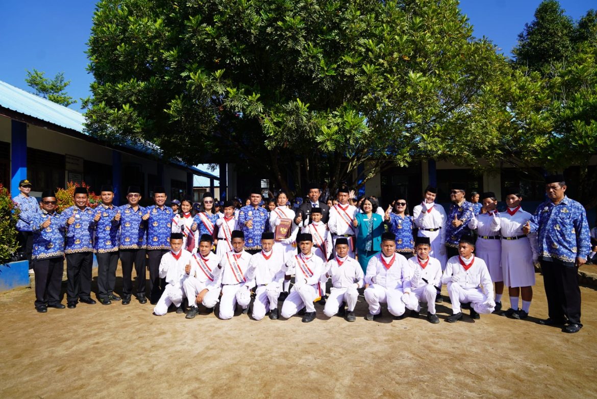 Wabup Toba Audi Murphy Pimpin Upacara Peringatan ke -42 Tahun Hari Anak Nasional Tingkat Kabupaten Toba