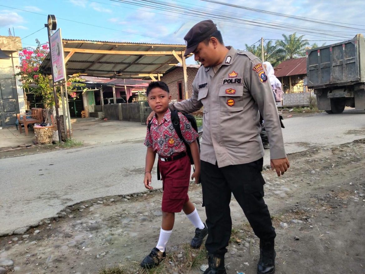Personel Polsek Secanggang Laksanakan Pengamanan (PAM) POS  Padat Pagi di Wilayah Hukum Polsek Secanggang.