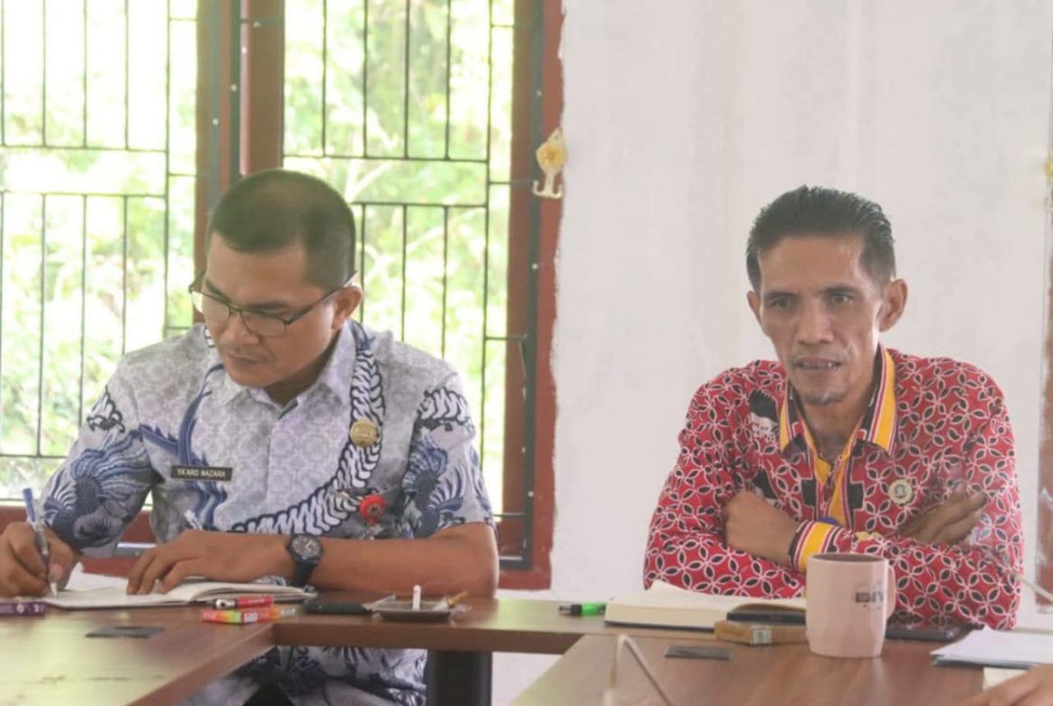 Rapat Staf Diskominfo Nias Utara Bahas Pendelegasian Tugas Pejabat yang Melanjutkan Studi S2