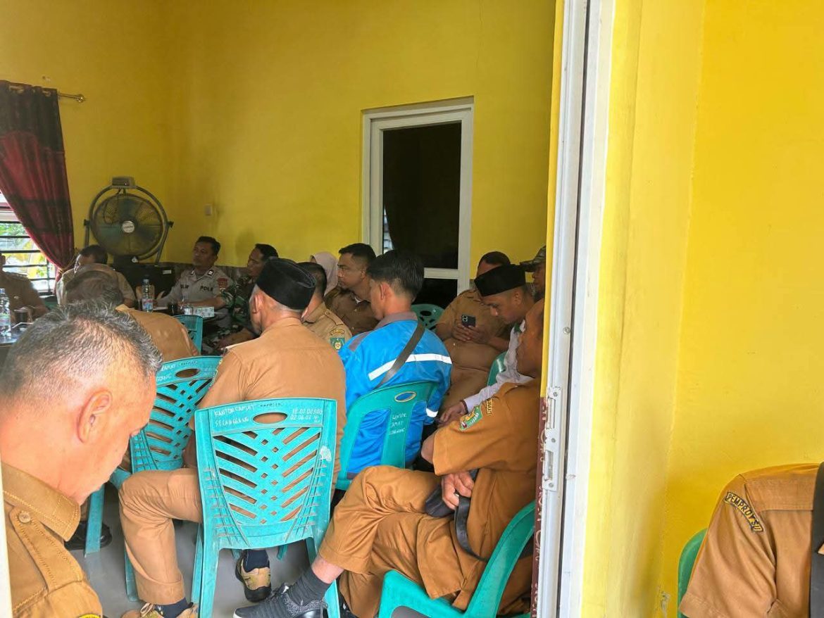 PS Kanit Binmas Polsek Secanggang Hadiri Rapat Koordinasi Forkopimca Pembentukan Panitia HUT Kemerdekaan RI ke-81 Tahun 2026.