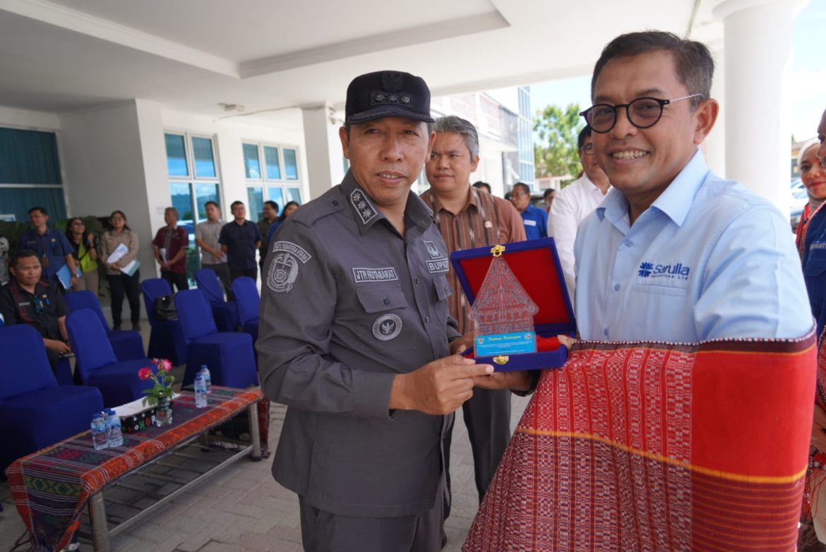 Pemkab Tapanuli Utara Terima Bantuan Mobil Pelayanan Pendapatan Daerah Keliling dari Sarulla Operations Ltd