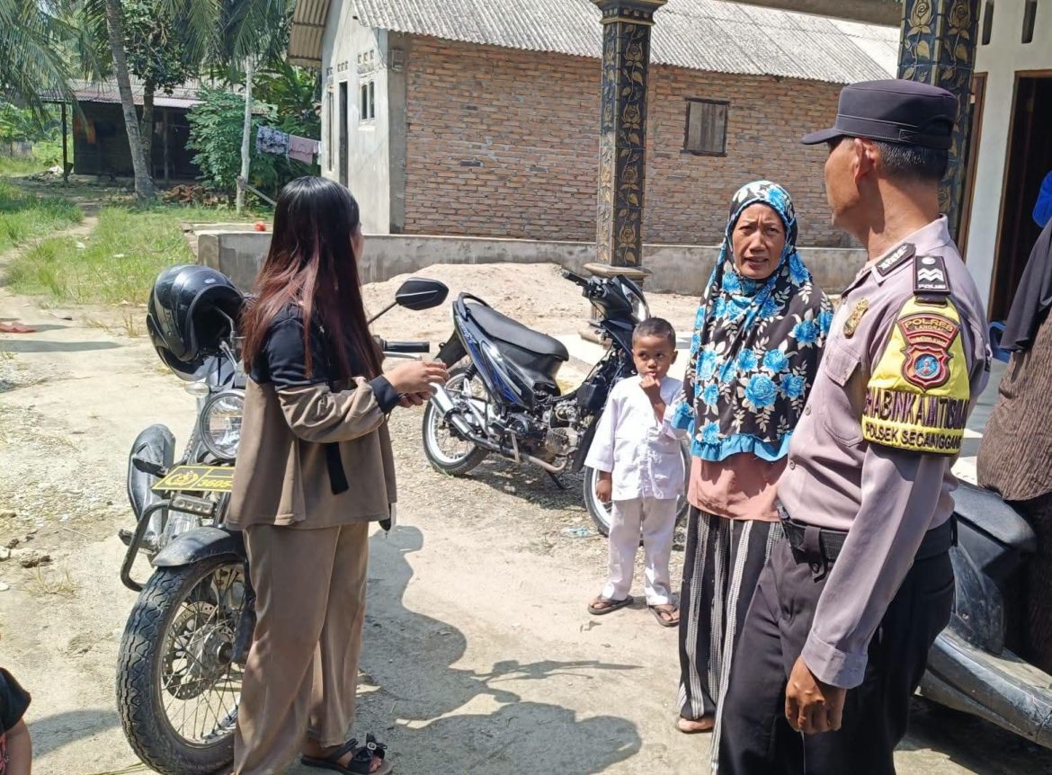 Bhabinkamtibmas Polsek Secanggang Sambang Warga Desa Selotong Ajak Jaga KamtibmasbDan Pererat Silahturahmi.
