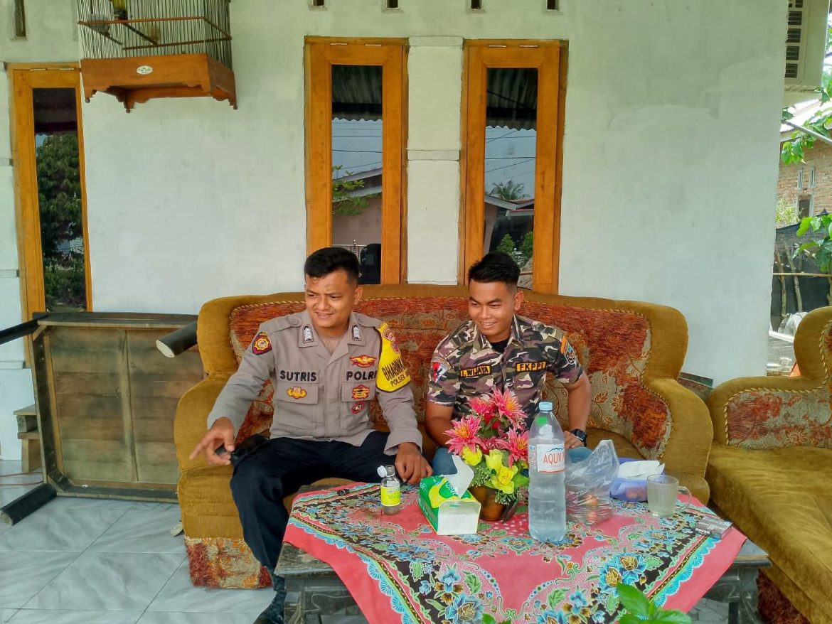 Bhabinkamtibmas Polsek Secanggang Perkuat Sinergi Kamtibmas Melalui Sambang Dan Tatap Muka Dengan FKPPI.