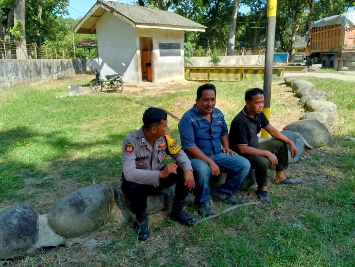 Bhabinkamtibmas Desa Cinta Raja Sambang Desa Dan Tatap Muka Dengan Warga, Perkuat Kemitraan Dalam Menjaga Kamtibmas.