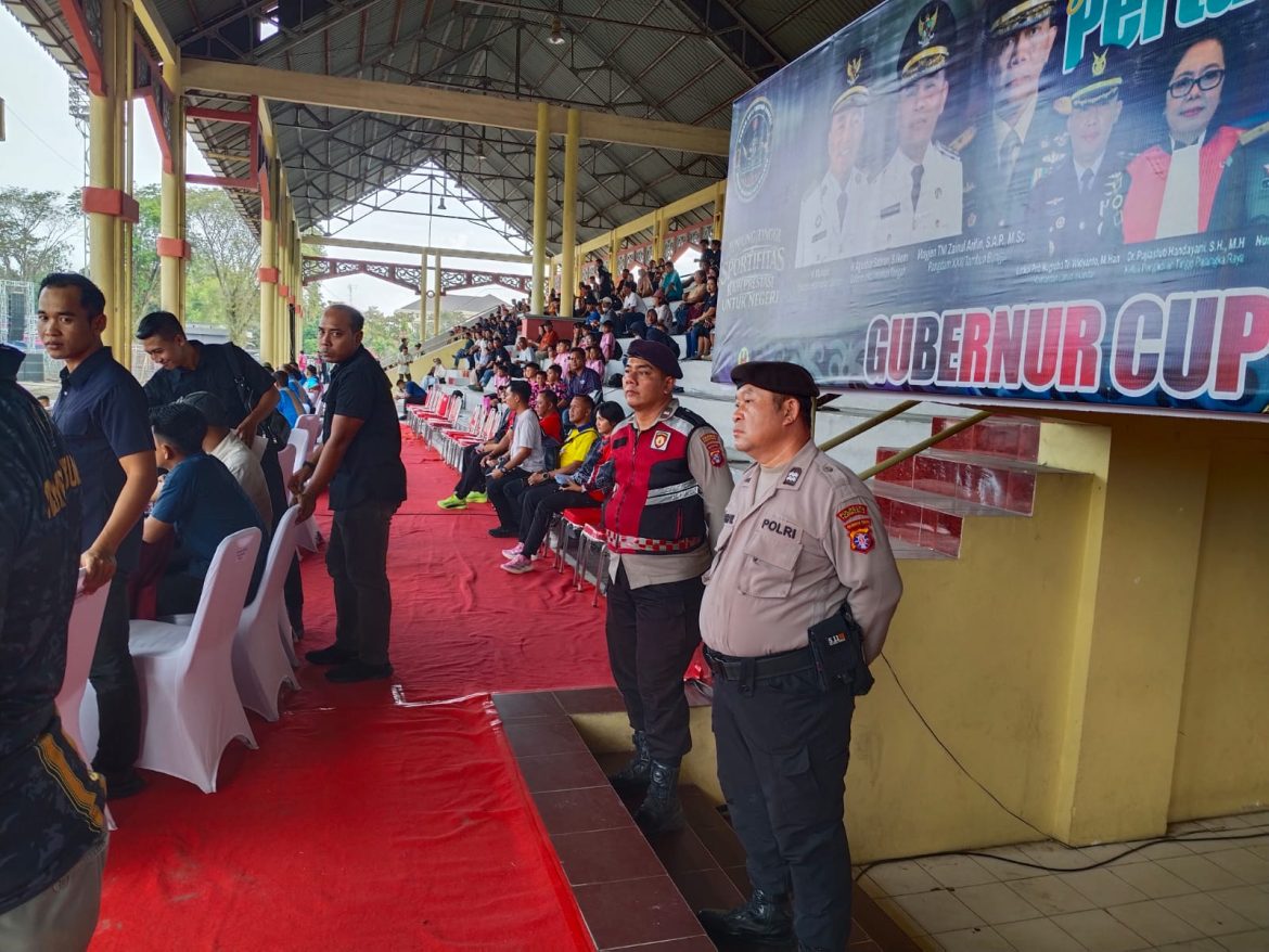 Jaga Kamtibmas Wilkum, Polresta Palangka Raya Pam Penutupan Gubernur Cup Road To Pangdam XXII/TB Cup