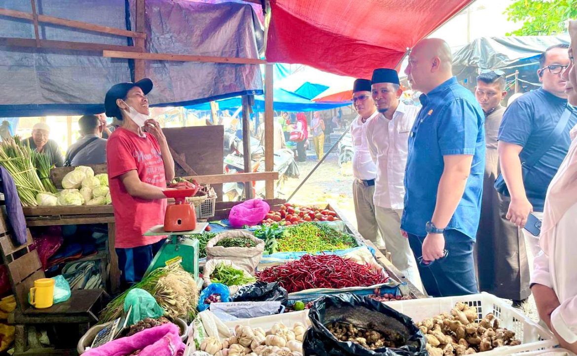 Jeritan Pedagang Pasar Gelugur Rantauprapat Sentuh Hati Sabam Rajagukguk