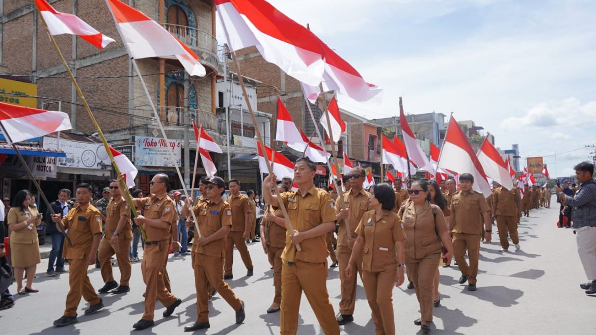 Pemkab Toba Lakukan Gerakan 10 Juta Bendera, Bangkitkan Rasa Cita pada Negara