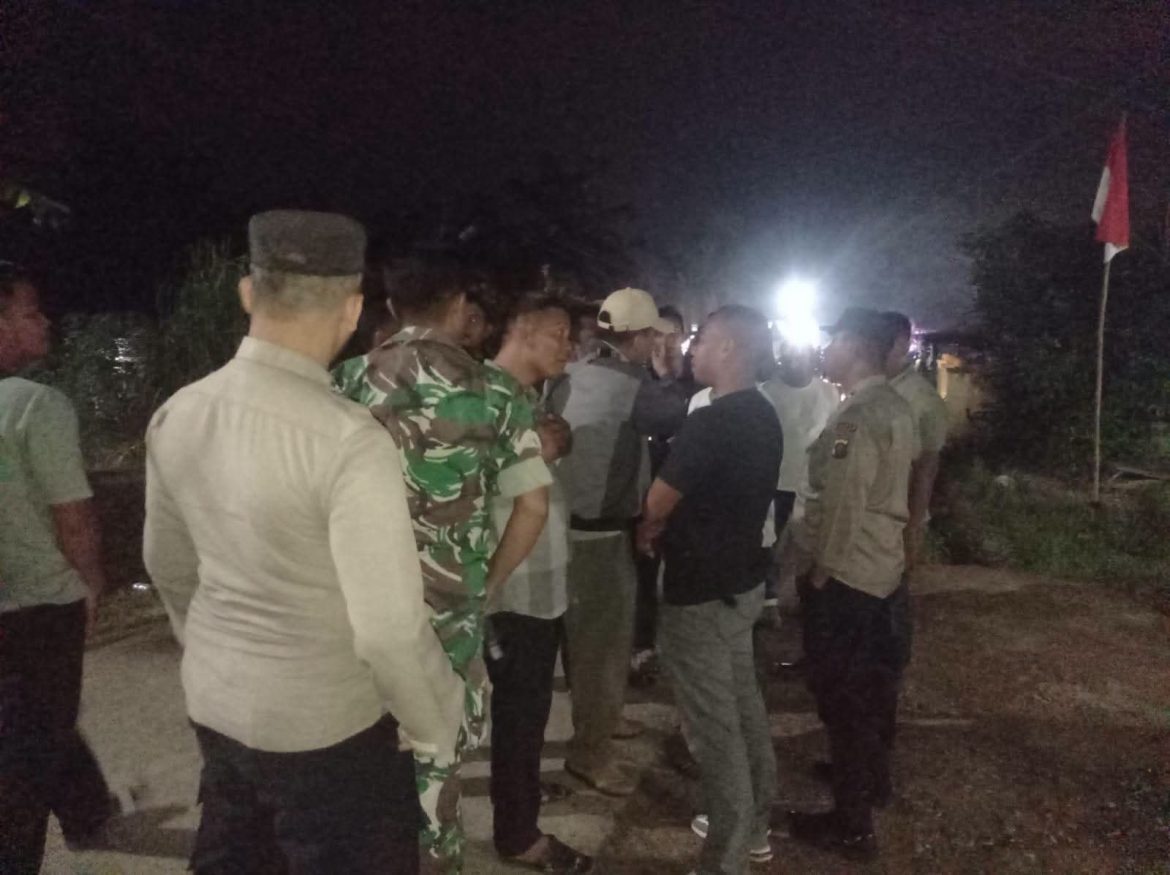 Polsek Secanggang Bersama Koramil dan Pemerintah Desa Hentikan Hiburan Keyboard Bernuansa Pornografi.