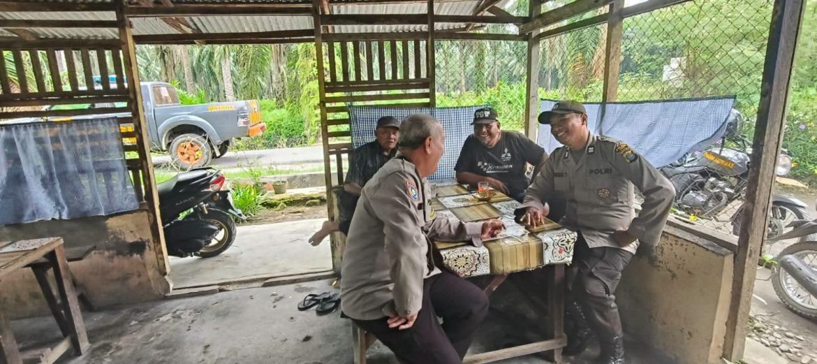 Polsek Secanggang Gelar Patroli Dialogis, Ajak Warga Aktifkan Siskamling.