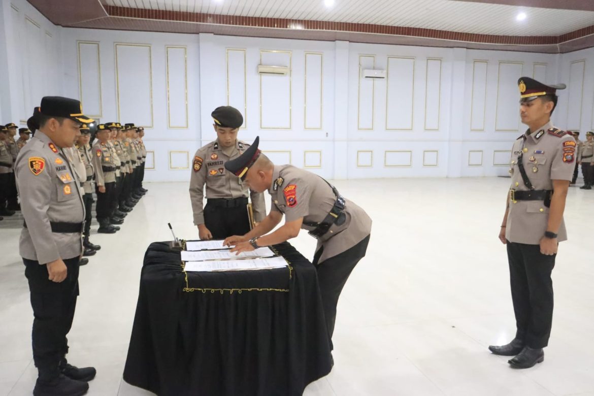 Kapolres Langkat Pimpin Sertijab Kabag Sdm, Kasat dan Kapolsek.