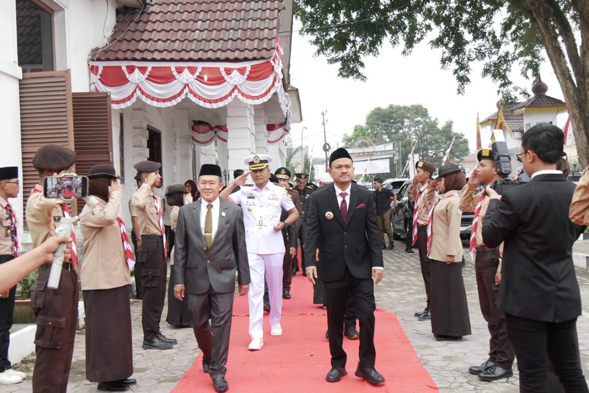 Wali Kota Tanjungbalai Hadiri Paripurna DPRD Dengarkan Pidato Kenegaraan Presiden Prabowo