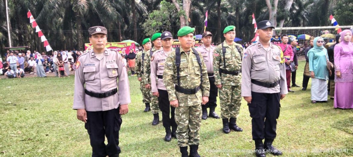 Upacara Pengibaran Bendera HUT ke-81 RI di Kecamatan Secanggang Berlangsung Khidmat.