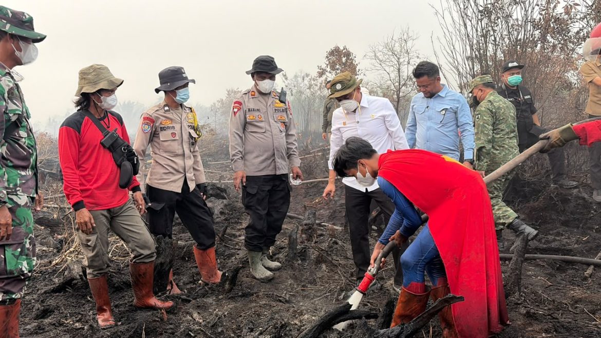Kapolda Kalteng Dampingi Menteri Kehutanan Tinjau Karhutla di Palangka Raya dan Tumbang Nusa