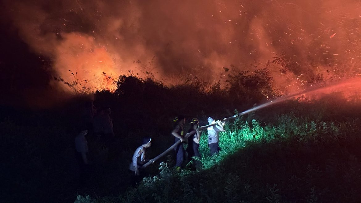 Antisipasi Karhutla, Polsek Bukit Batu Pantau Pelaksanaan Upacara Ngaben di Tangkiling