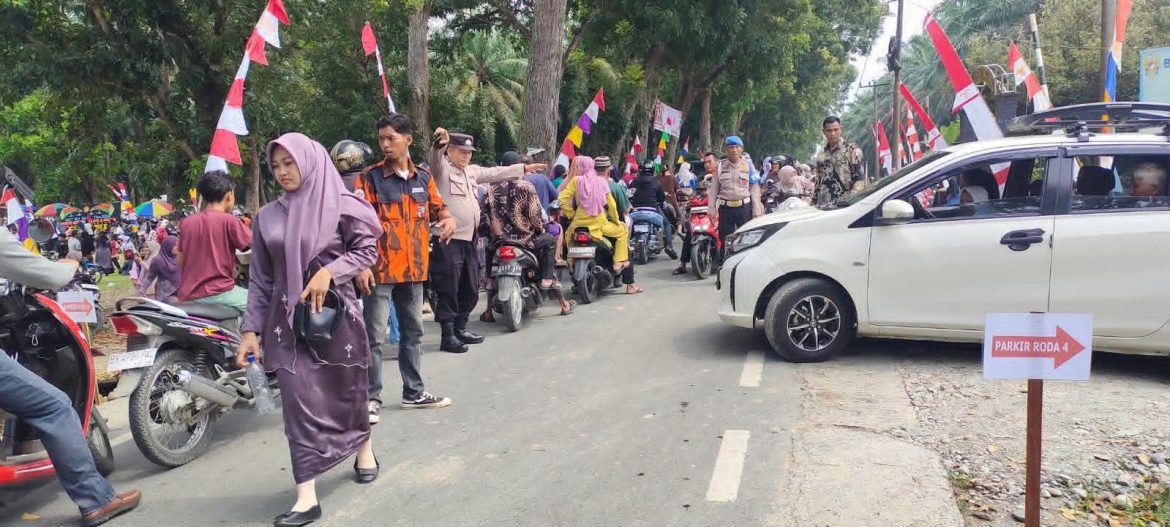 Polsek Secanggang Laksanakan Patroli dan Pengaturan Lalu Lintas Saat Upacara HUT RI Ke-81.