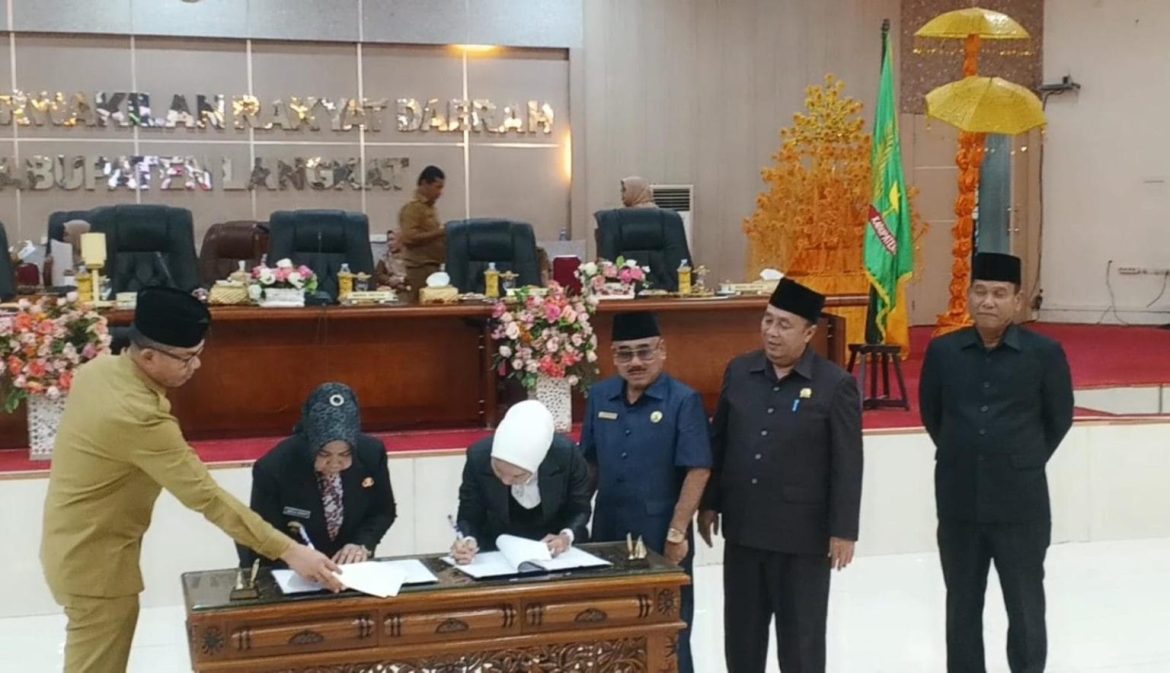 DPRD dan Pemkab Langkat Teken Nota Kesepakatan Bersama KUPA-PPAS.