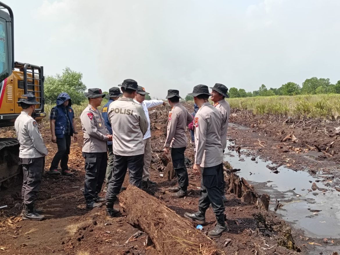 Kapolda Kalteng Pastikan Karhutla Tumbang Nusa Terkendali, Kanal Medson Jadi Strategi Perkuat Pemadaman