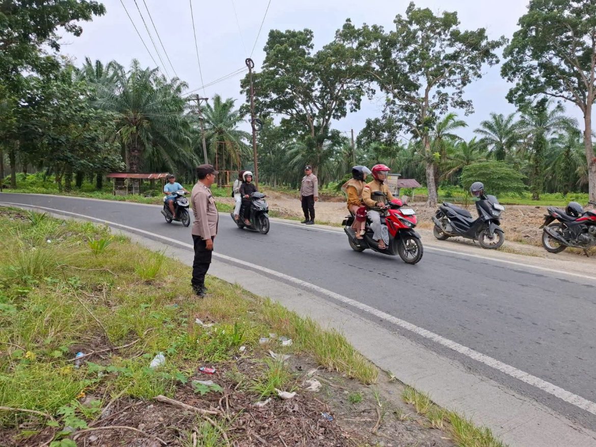 Polsek Secanggang Gelar Patroli dan Pengaturan Lalu Lintas, Cegah Kejahatan Jalanan
