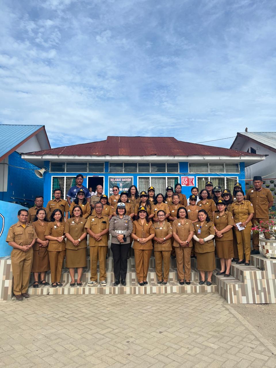 Tingkatkan Kesadaran Keselamatan Berkendara, Satlantas Polres Toba Edukasi Pelajar SMPN 4 Balige 