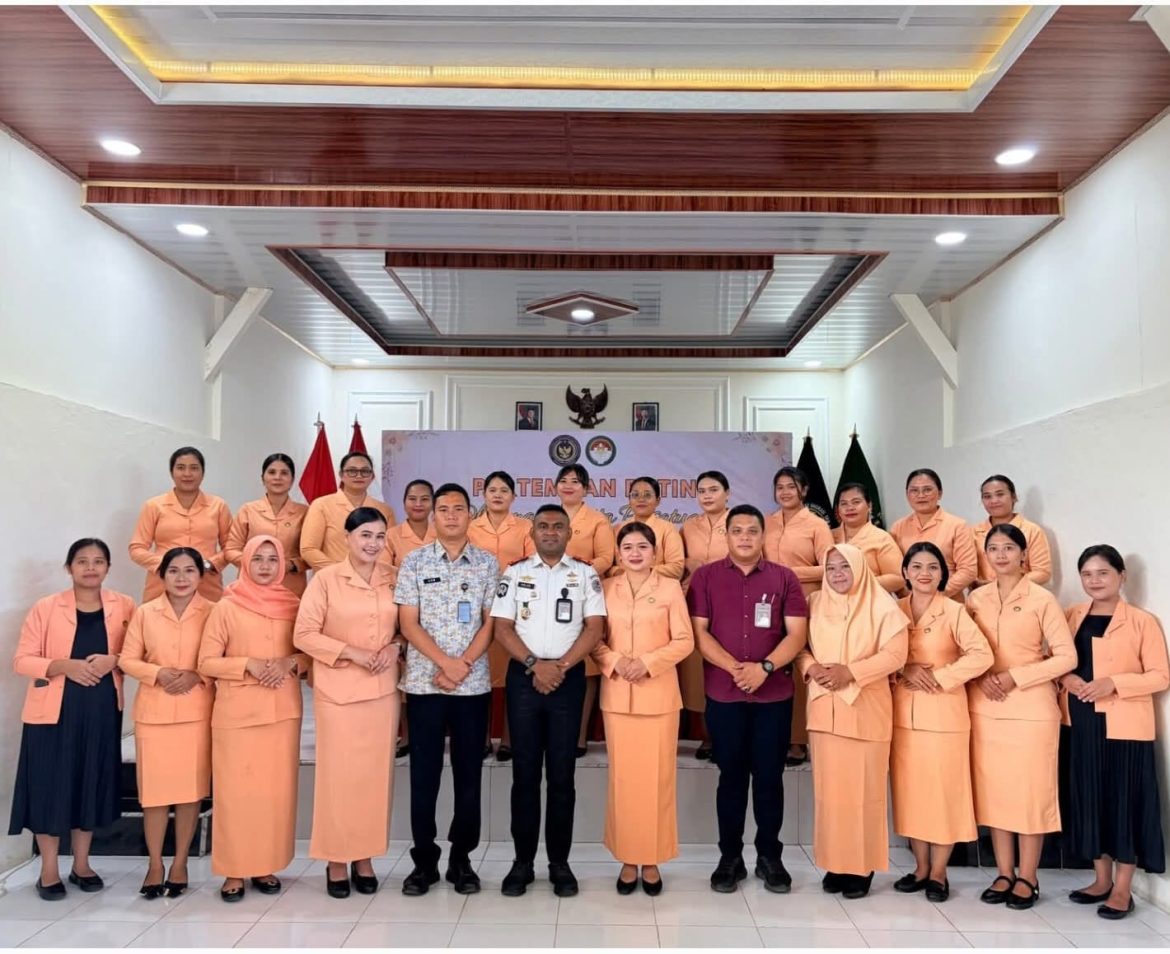 Kepala Rutan Kukuhkan Pengurus Dharma Wanita Persatuan Rutan Balige