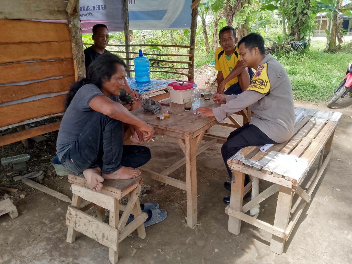 Bhabinkamtibmas Desa Kebun Kelapa Laksanakan Sambang Desa dan Tatap Muka Bersama Warga.