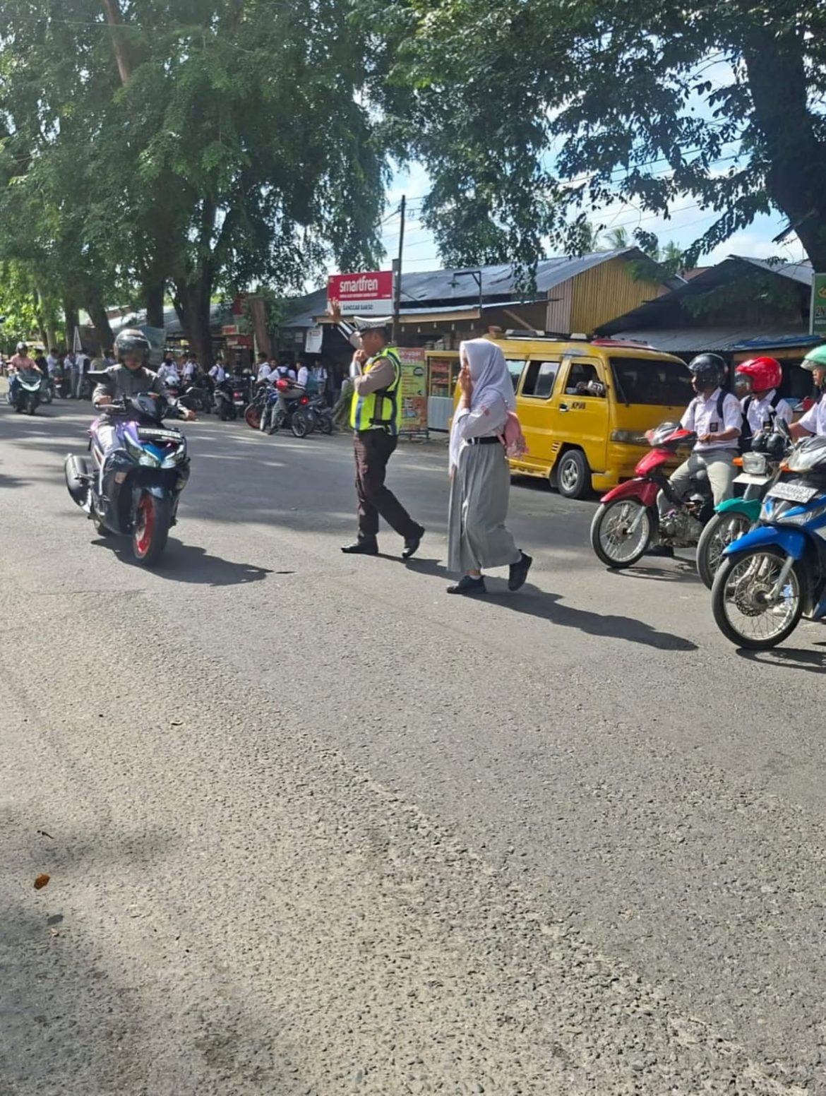 Sat Lantas Polres Langkat Laksanakan Giat Gatur di Simpang Almaksum.
