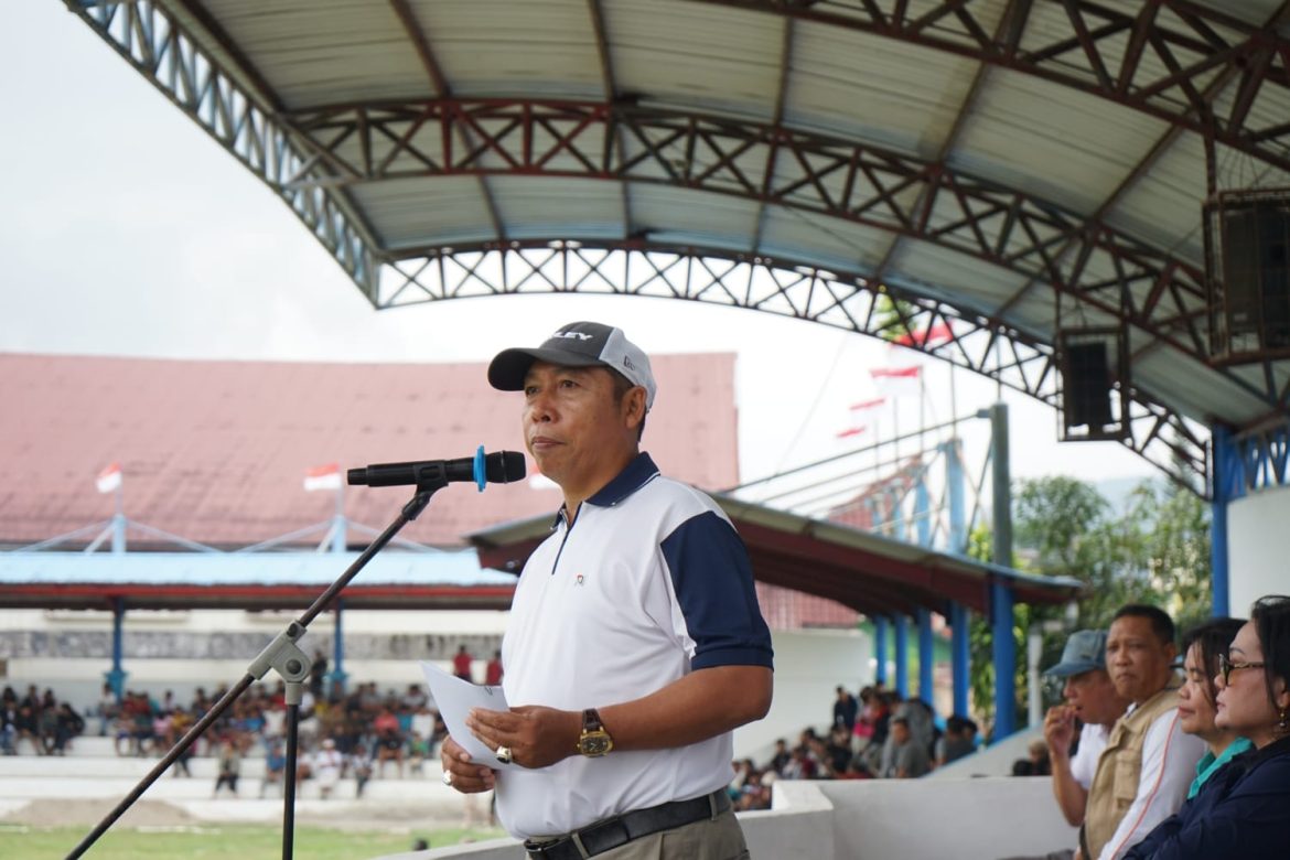 Meriahkan Hari Jadi ke-81 Taput, Bupati JTP Hutabarat Resmi Buka Turnamen Sepak Bola Bupati Cup 2026