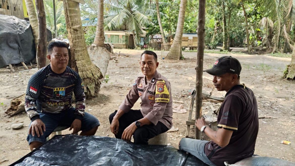 Bhabinkamtibmas Desa Tanjung Ibus Jalin Silaturahmi dengan Organisasi Kepemudaan FKPPI.  Secanggang.