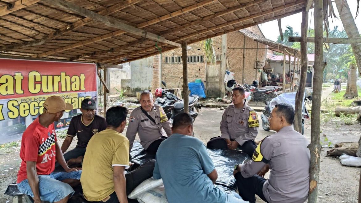 Kapolsek Secanggang Gelar Jumat Curhat, Perkuat Sinergi dan Kamtibmas di Wilayah Hukum Polsek Secanggang.