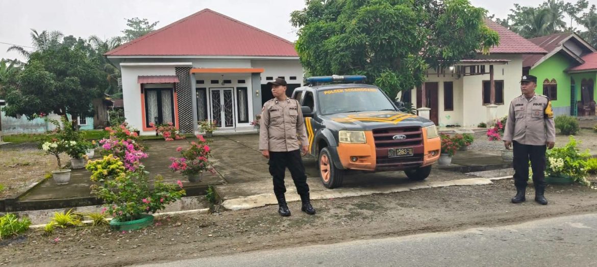 Polsek Secanggang Gelar Patroli di Jalan Umum Desa Kepala Sungai, Cegah Kejahatan Jalana