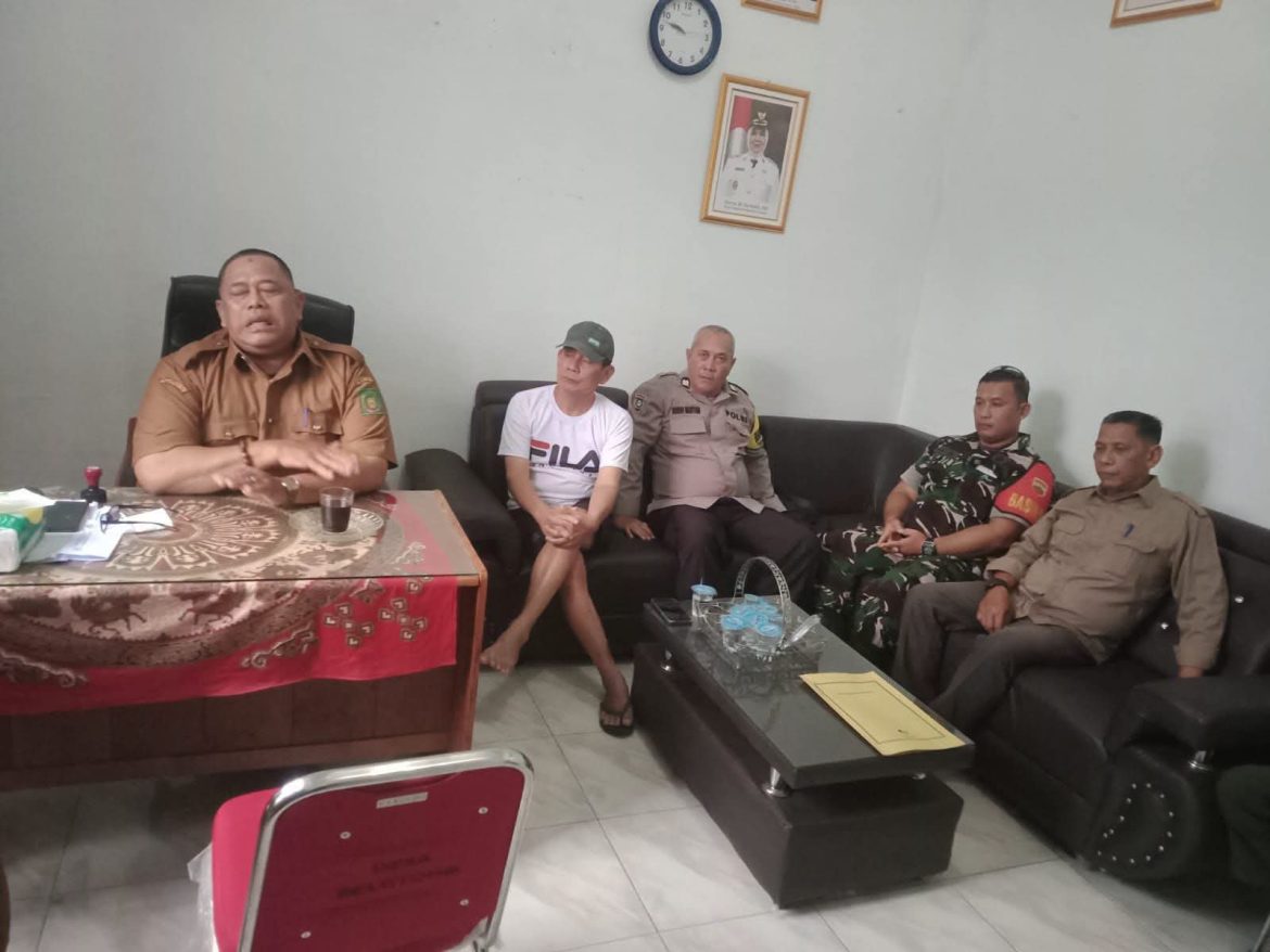 Bhabinkamtibmas Polsek Secanggang Fasilitasi Problem Solving Kasus Pencurian Tandan Buah Sawit.