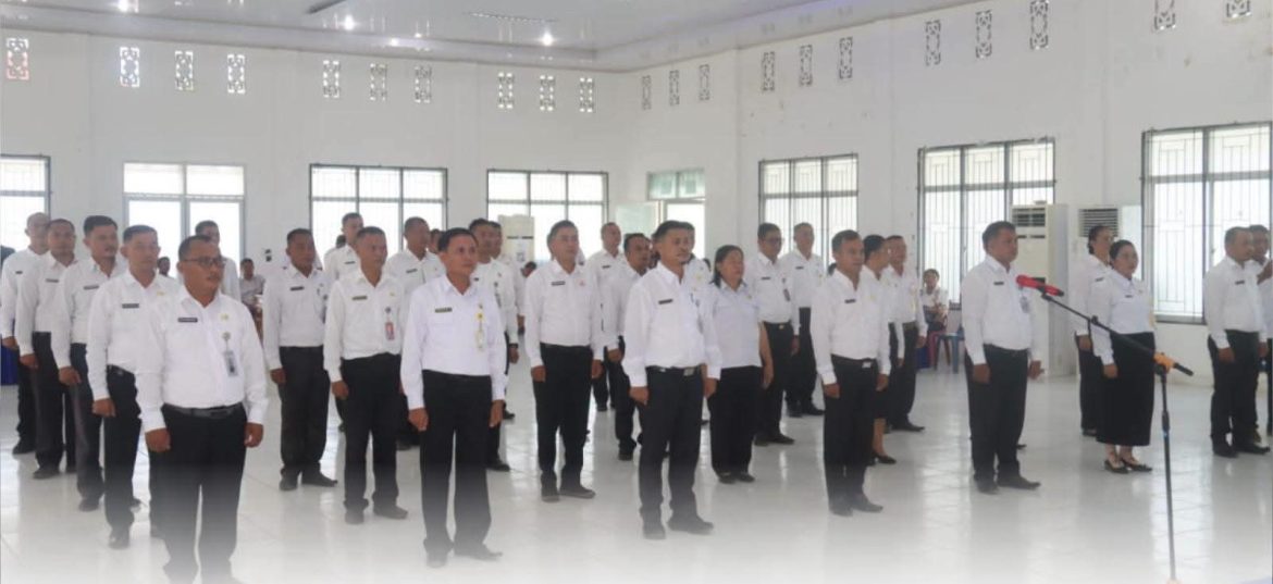 BUPATI NIAS UTARA LANTIK 31 KEPALA SEKOLAH SD DAN SMP, TEKANKAN INTEGRITAS DAN MUTU PENDIDIKAN