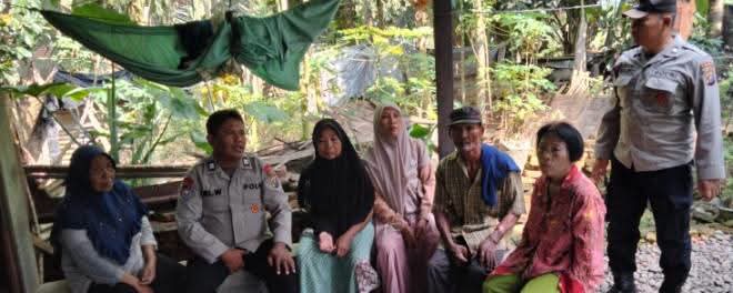 Personel Polsek Secanggang Laksanakan Patroli Dialogis, Serap Keluhan Warga Terkait Kamtibmas.
