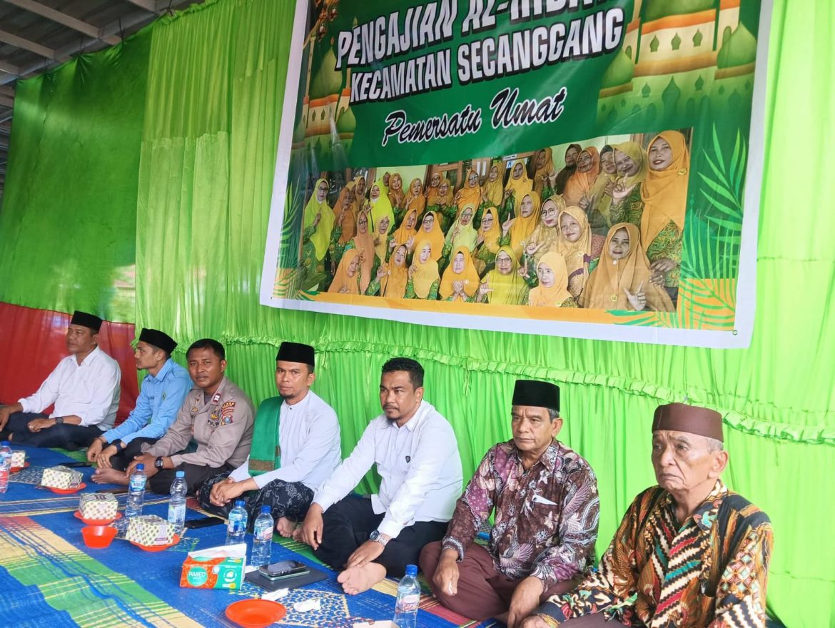 Polsek Secanggang Bersama Unsur Muspika Hadiri Pengajian Al-Hidayah di Desa Kebun Kelapa.
