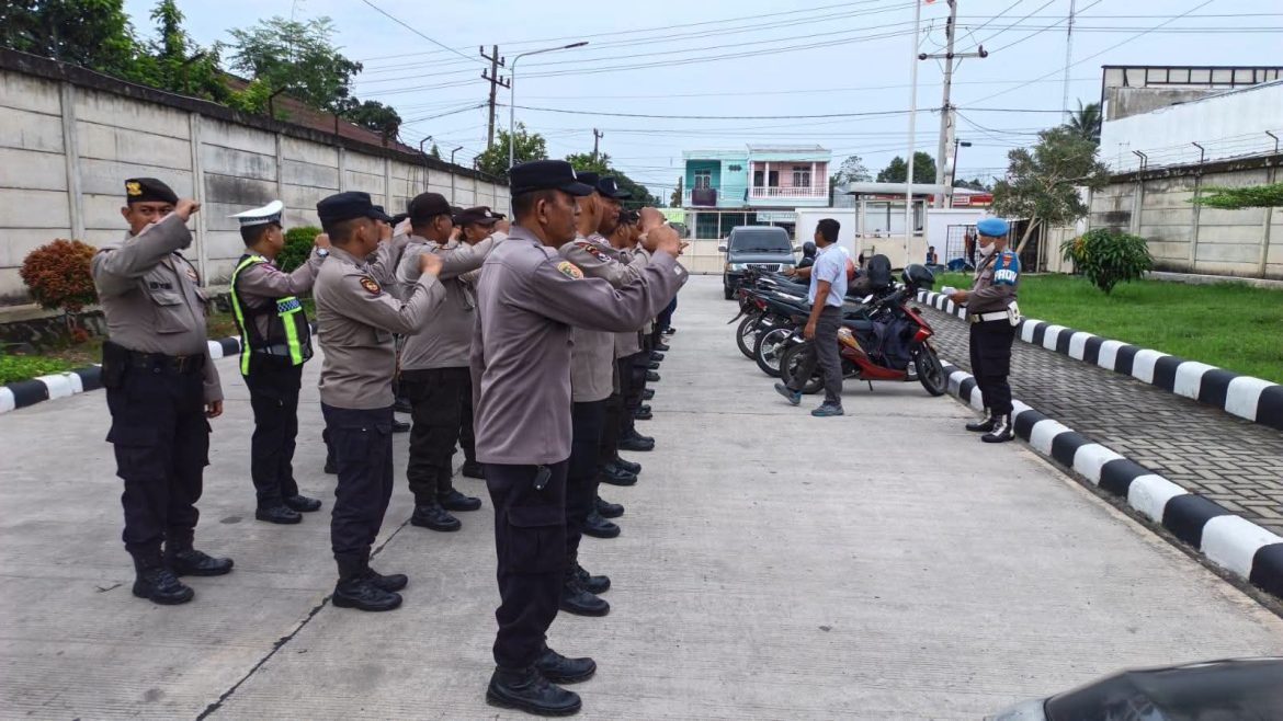 Polsek Secanggang Bersama Polres Langkat Amankan Aksi Unjuk Rasa di PT Indomarco.