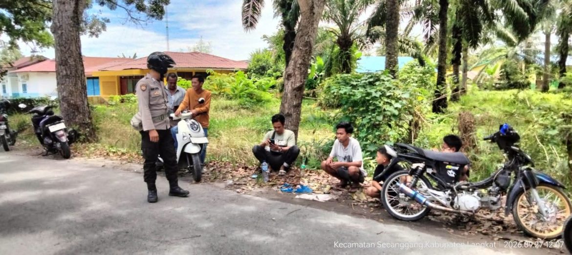 Personel Polsek Secanggang Respon Cepat Panggilan 110, Tangani Laka Tunggal di Jalan Secanggang–Stabat.