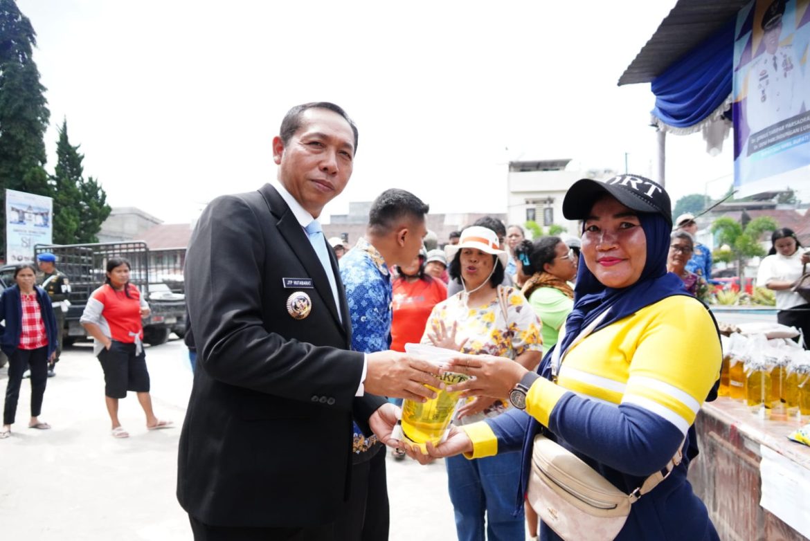 Gerakan Pangan Murah Hadir di Tarutung, Bupati Taput: Utamakan Masyarakat yang Membutuhkan