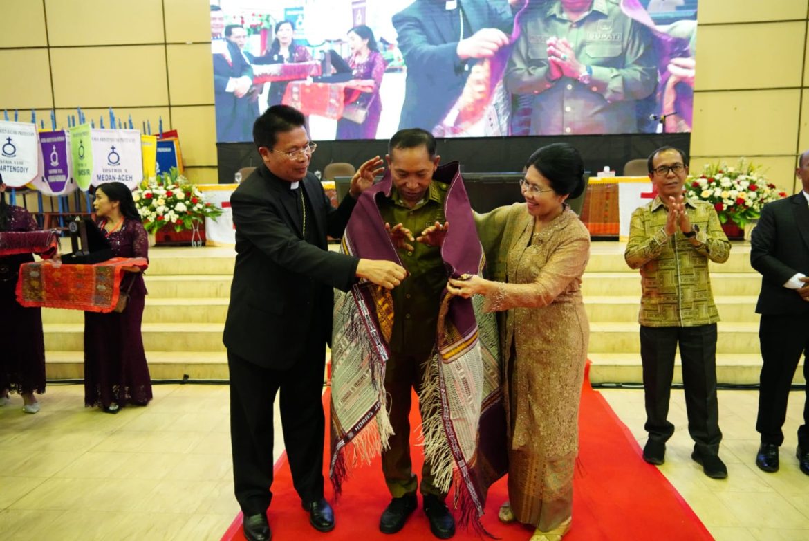 Bupati Tapanuli Utara Hadiri Pembukaan Sinode Godang HKBP ke-68, Tegaskan Komitmen Kolaborasi Pembangunan SDM