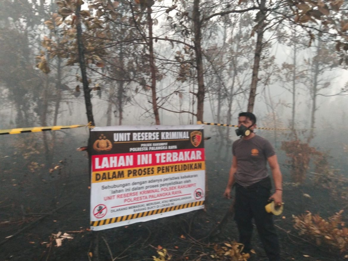 Pasca Pemadaman Karhutla, Polsek Rakumpit Pasang Police Line di Mungku Baru