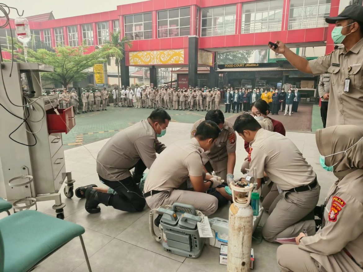 Perkuat Koordinasi dan Respons Kegawatdaruratan, Rumkit Bhayangkara Palangka Raya Gelar Simulasi Code Blue