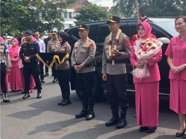 Polda Sumbar Gelar Welcome Parade, Sambut Kepemimpinan Baru Irjen Pol Drs. Jawari, S.H., M.H.