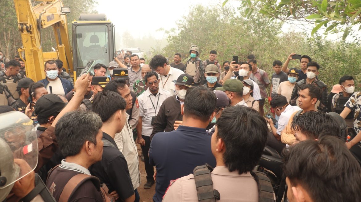 Di Jalan Yos Sudarso XVIII, Polresta Palangka Raya dan Pasukan Gabungan Amankan Eksekusi Pengosongan Tanah