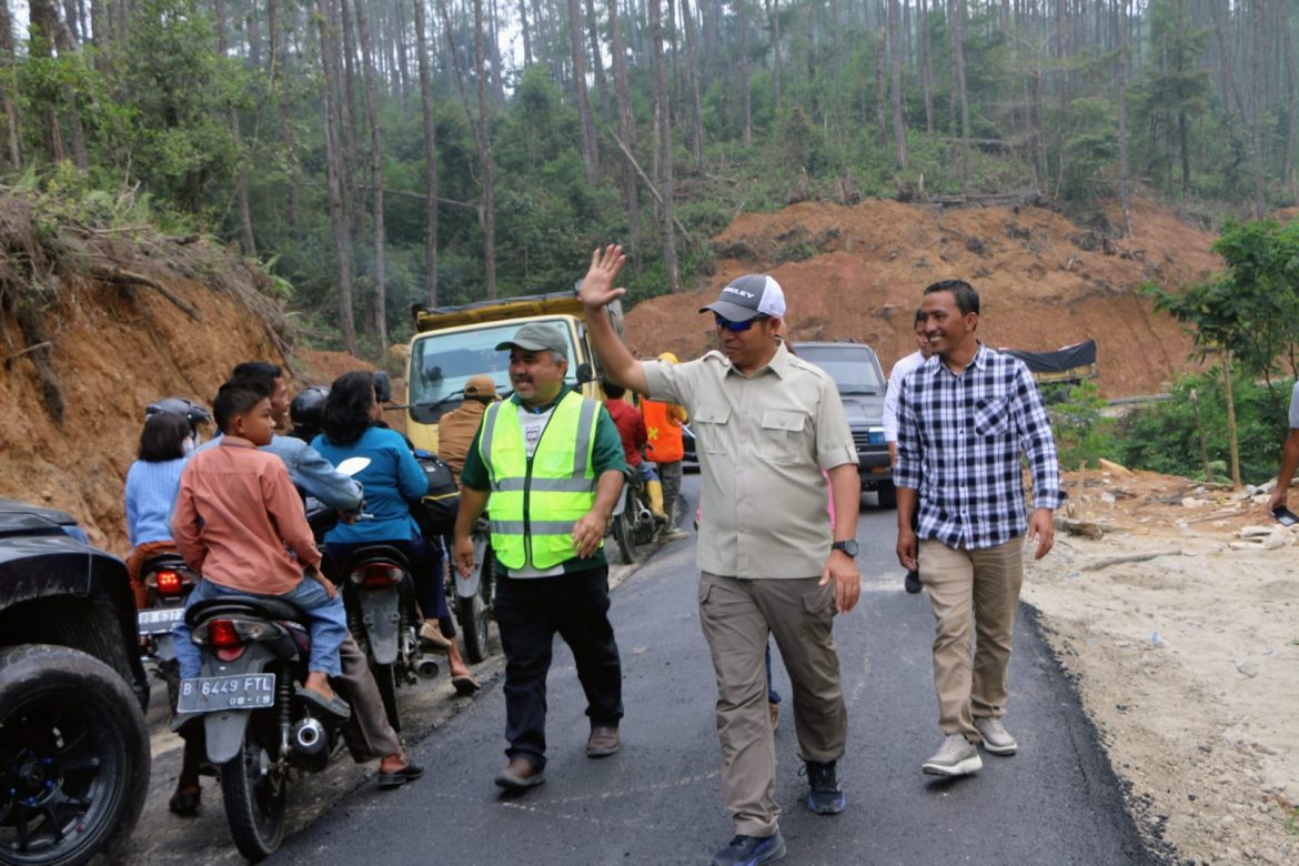 Rekonstruksi Jalan Salib Kasih–Simanampang Perkuat Akses Pertanian dan Pariwisata Taput