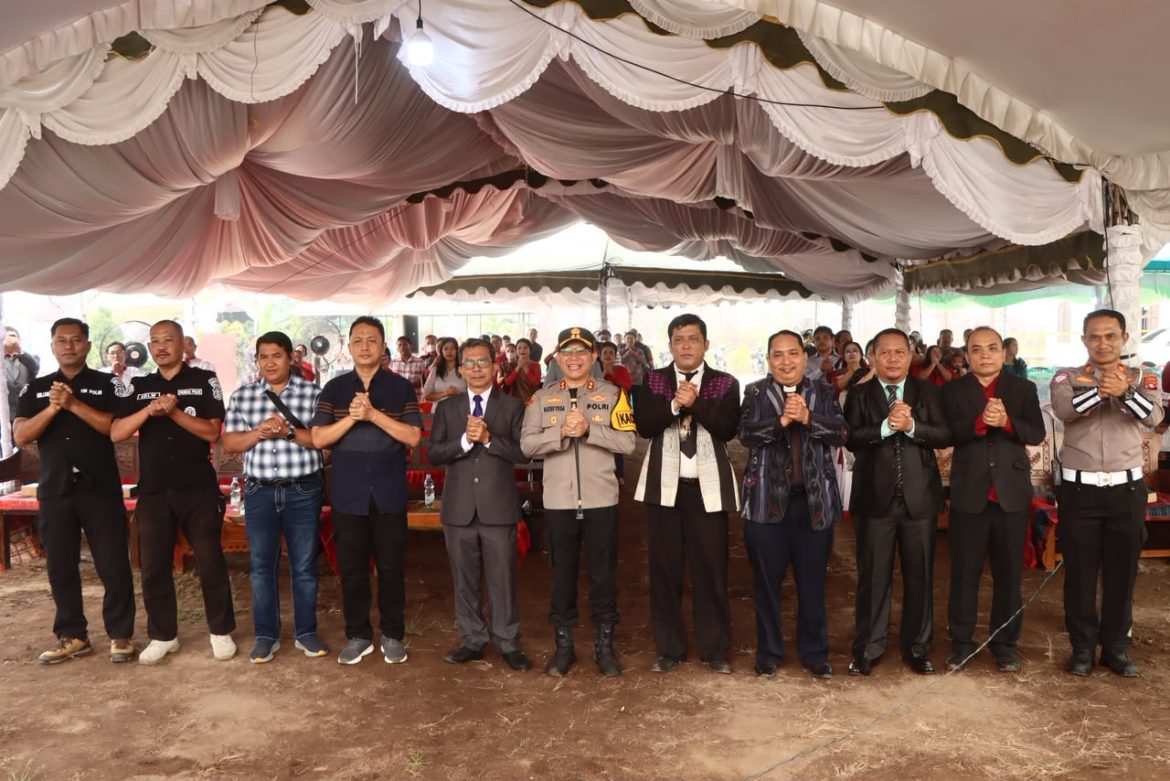 Minggu Kasih, Kapolres Kotim Sambangi Gereja HKBP
