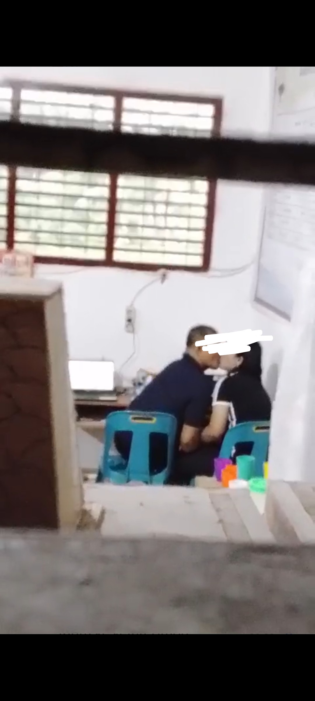 VIDEO DIDUGA PERLIHATKAN KEPSEK DAN PPPK DI RUANG KELAS, DISDIK NIAS UTARA DIMINTA KLARIFIKASI