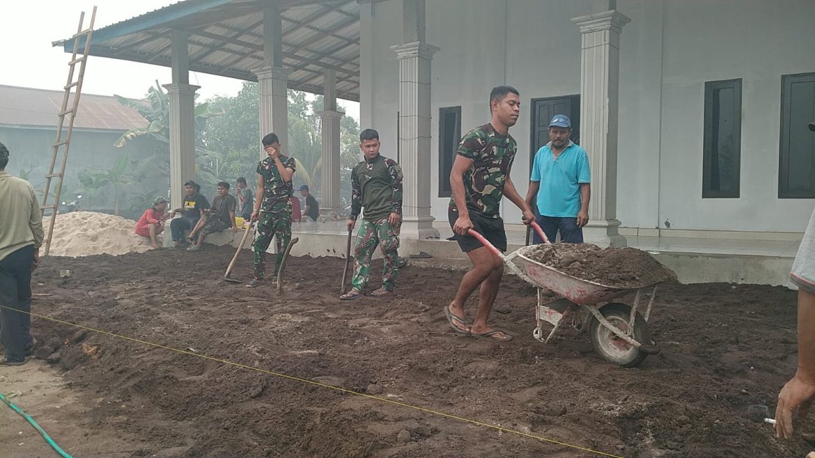 Tingkatkan Kenyamanan Warga Beribadah, Satgas TMMD Bantu Pembangunan Teras Mushola