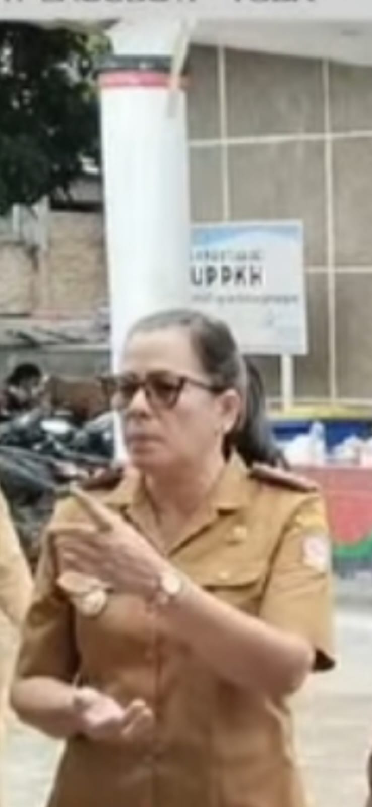 Tim Pengendalian Inflasi Daerah (TPID) Kabupaten Toba, menggelar Gerakan Pangan Murah di depan kantor camat laguboti