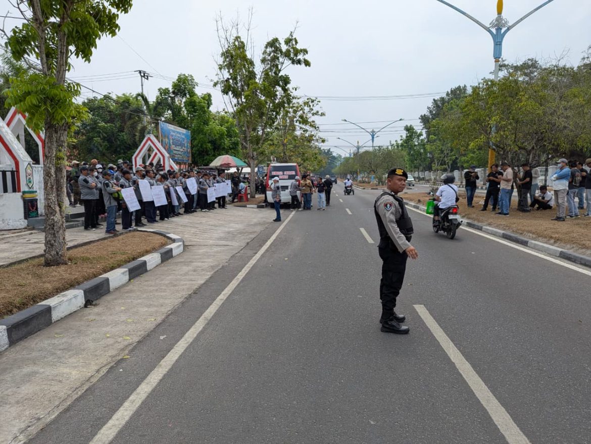 Polresta Palangka Raya Pam Penyampaian Aspirasi GARDA di Huma Betang Eka Tingang Nganderang